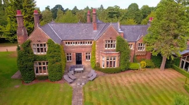 Discover the Most Luxurious Mansions for Footballers