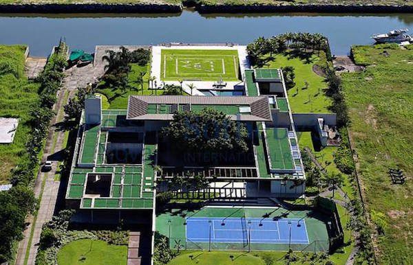 Discover the Most Luxurious Mansions for Footballers
