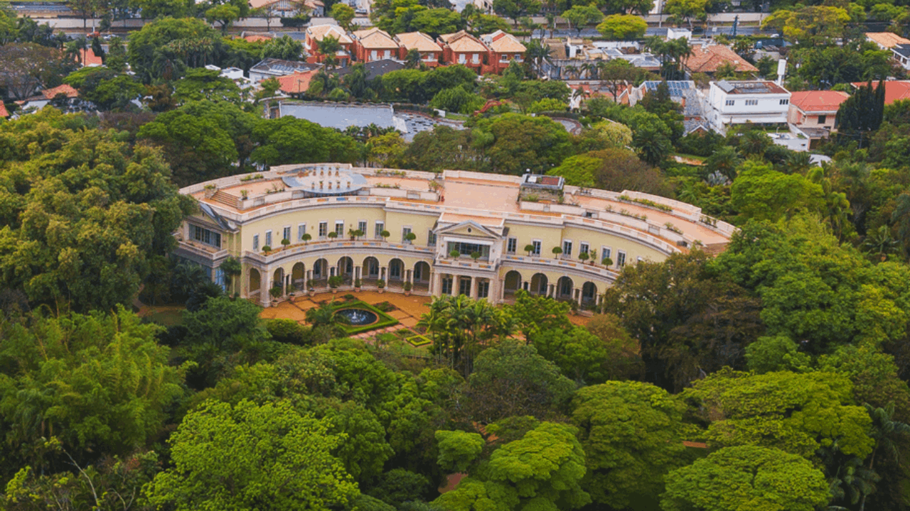 These Are the 10 Biggest Mansions in the World